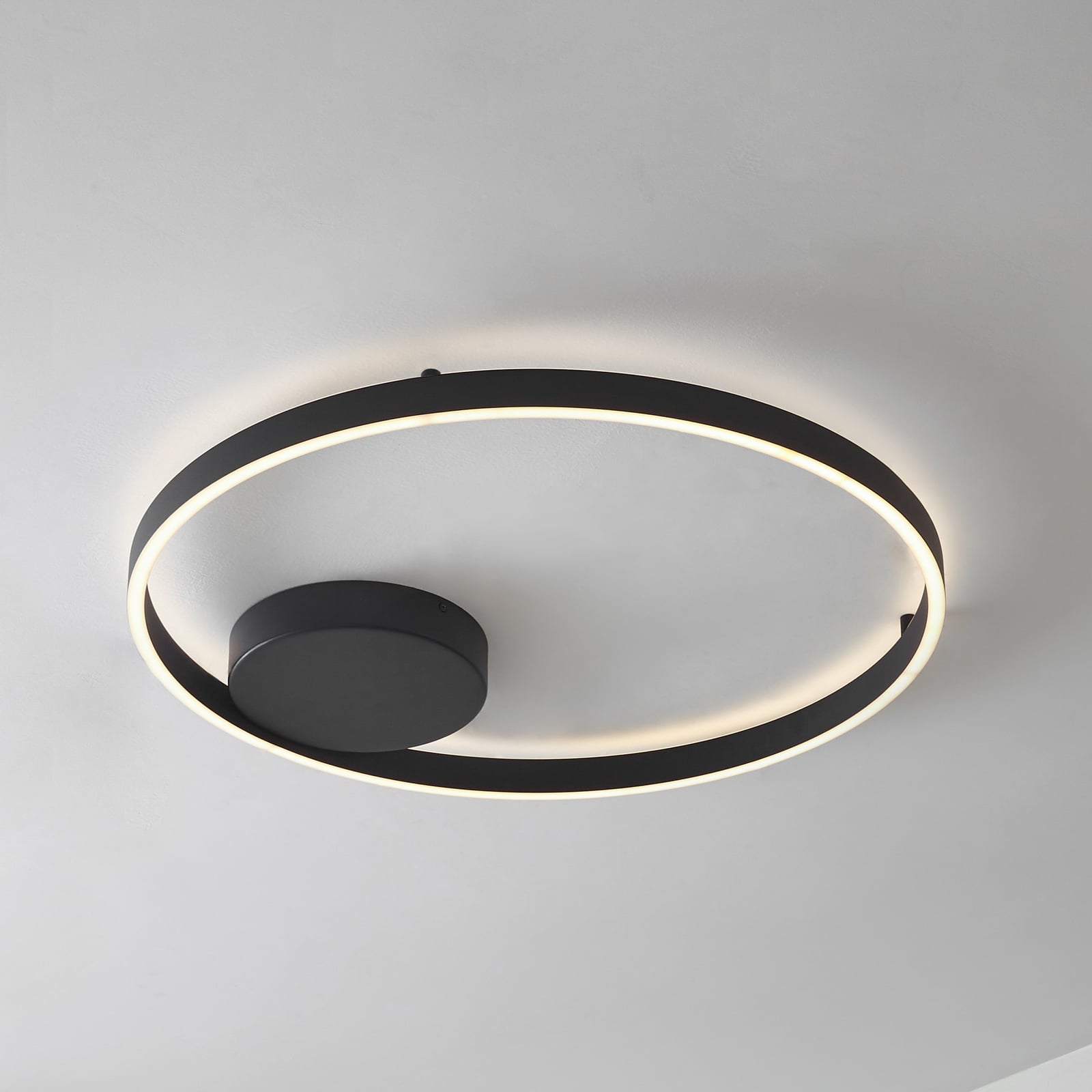 LED taklampe Moise smart dimbar CCT Ø60 cm svart forfra