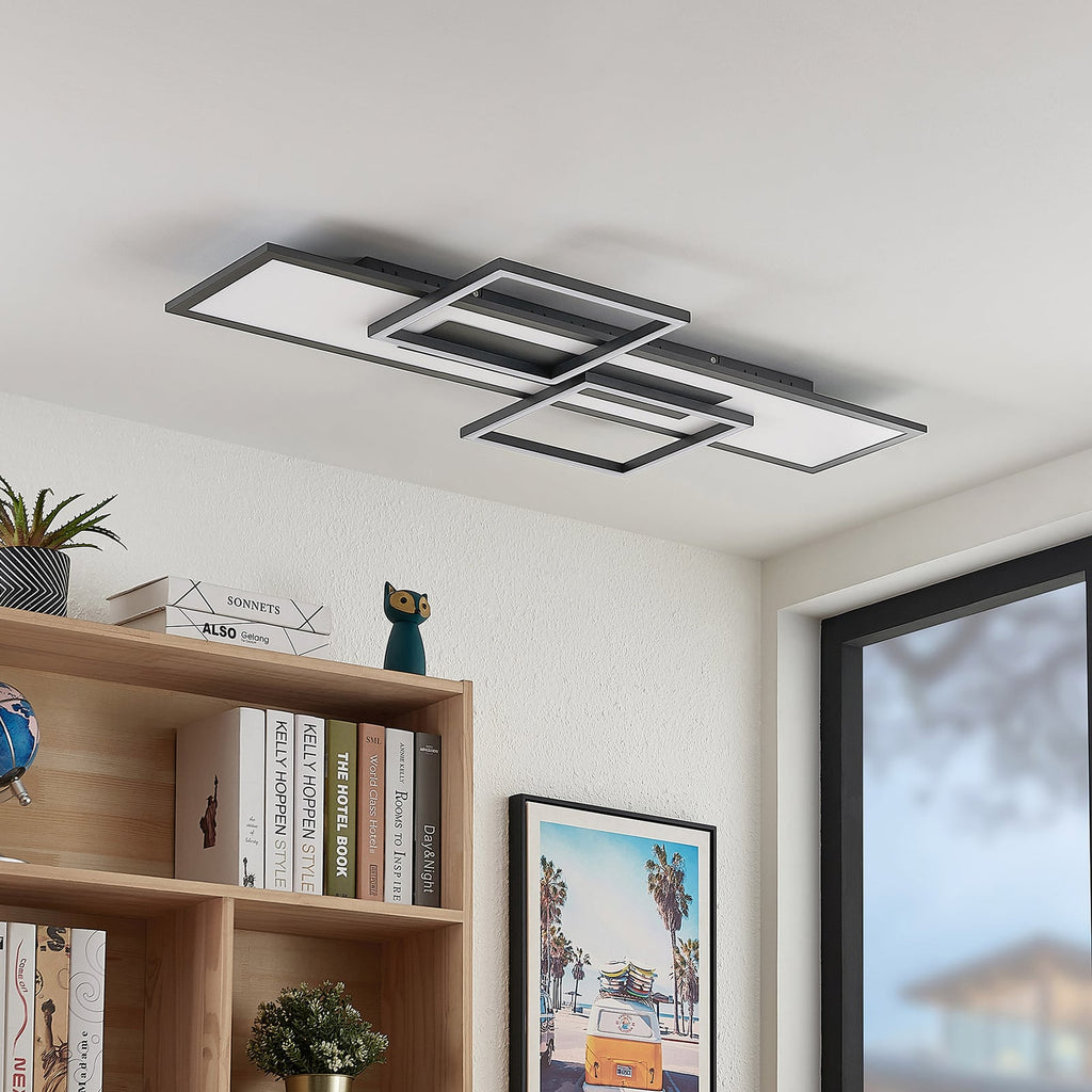Detalj av LED taklampe Narumi dimbar CCT aluminium 110 cm med fjernkontroll