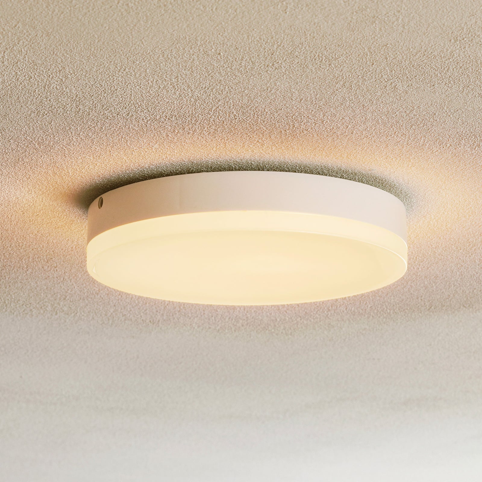 LED taklampe Naxo rund hvit Ø28 cm 24W varmhvit IP44 monteringsdetalj