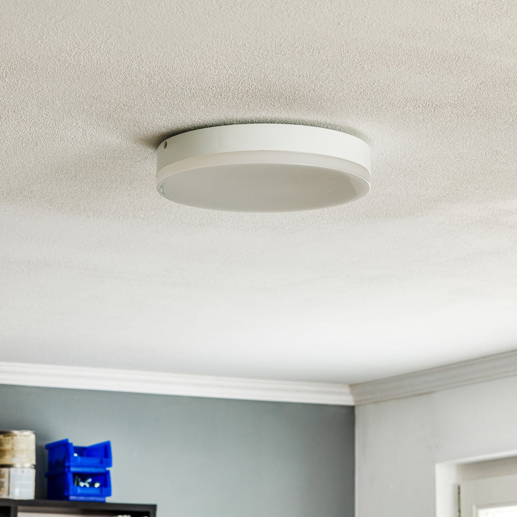 LED taklampe Naxo rund hvit Ø28 cm 24W varmhvit IP44 fra siden