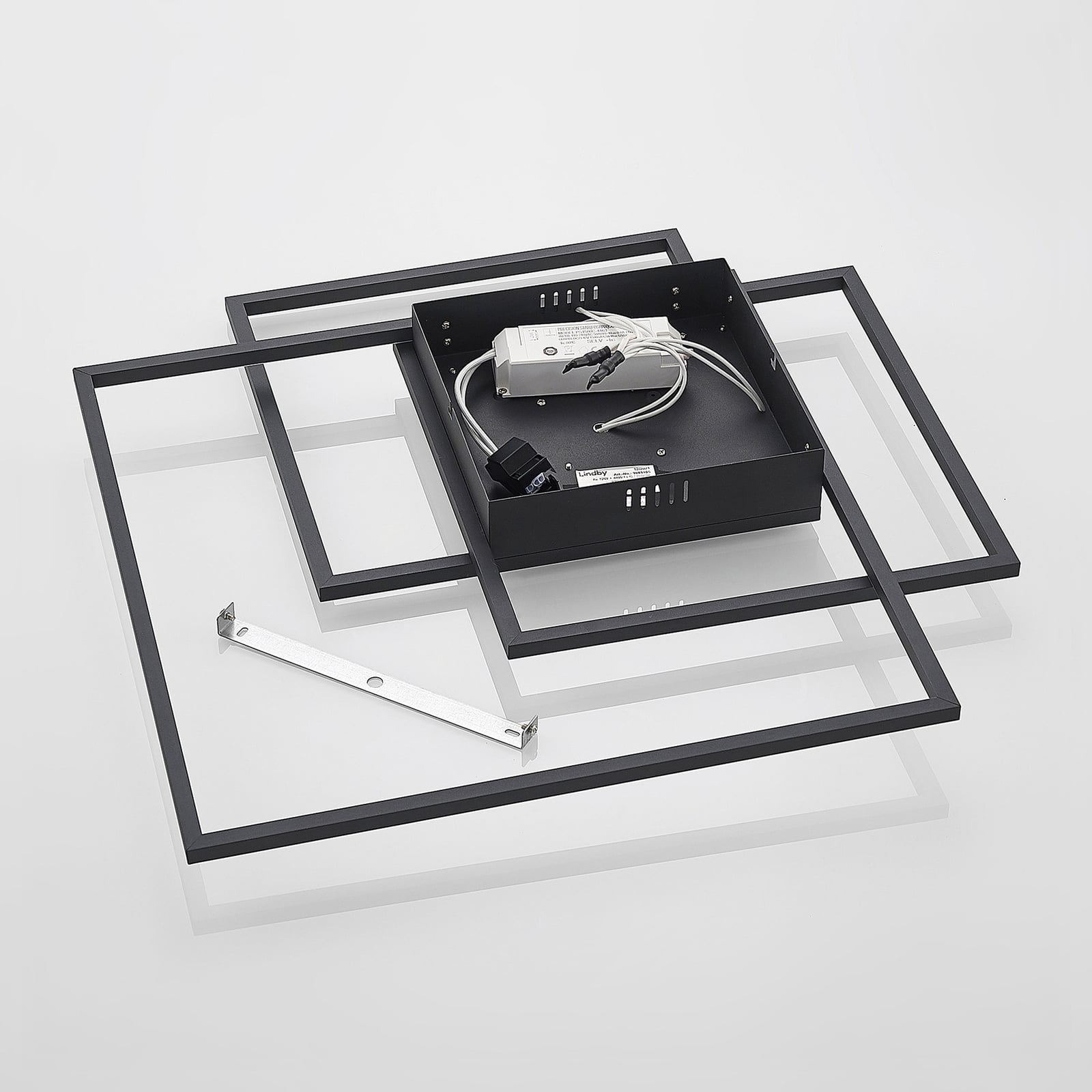 LED taklampe Nelinka design og finish