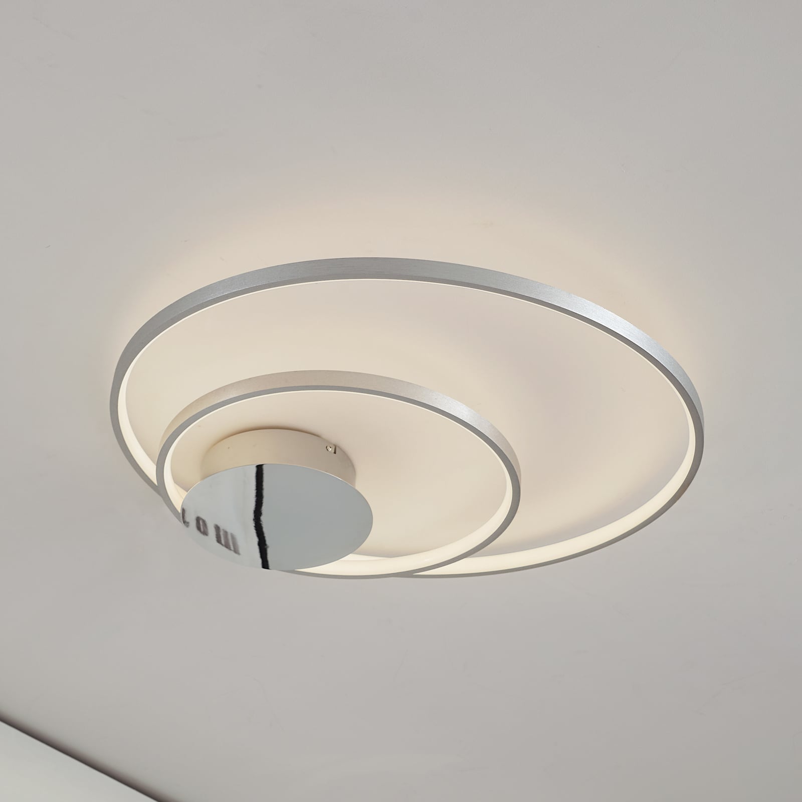 LED taklampe Nerwin rund aluminium/krom Ø65 cm forfra