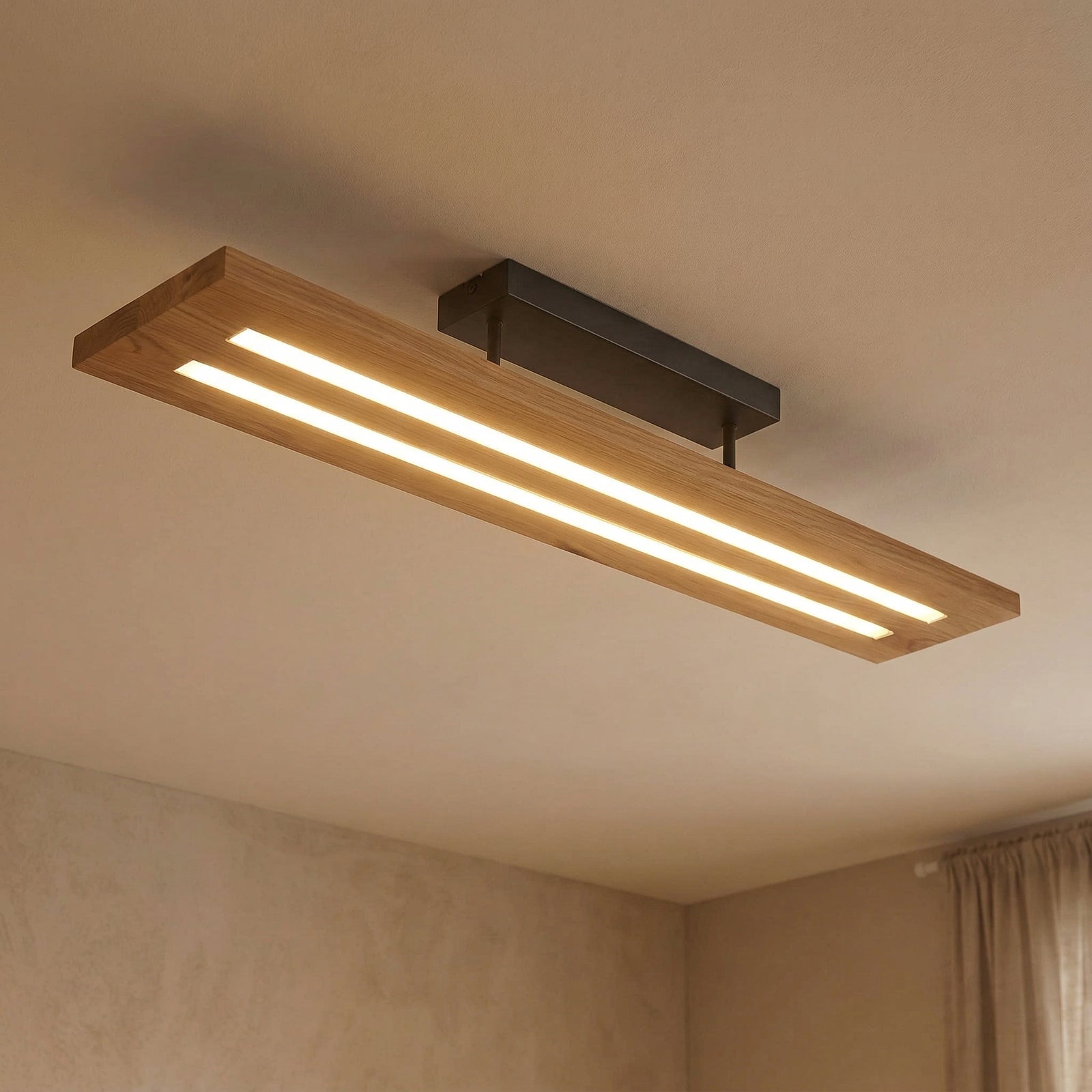 LED taklampe Nesaja dimbar furu/svart 98 cm med naturlig furu tekstur