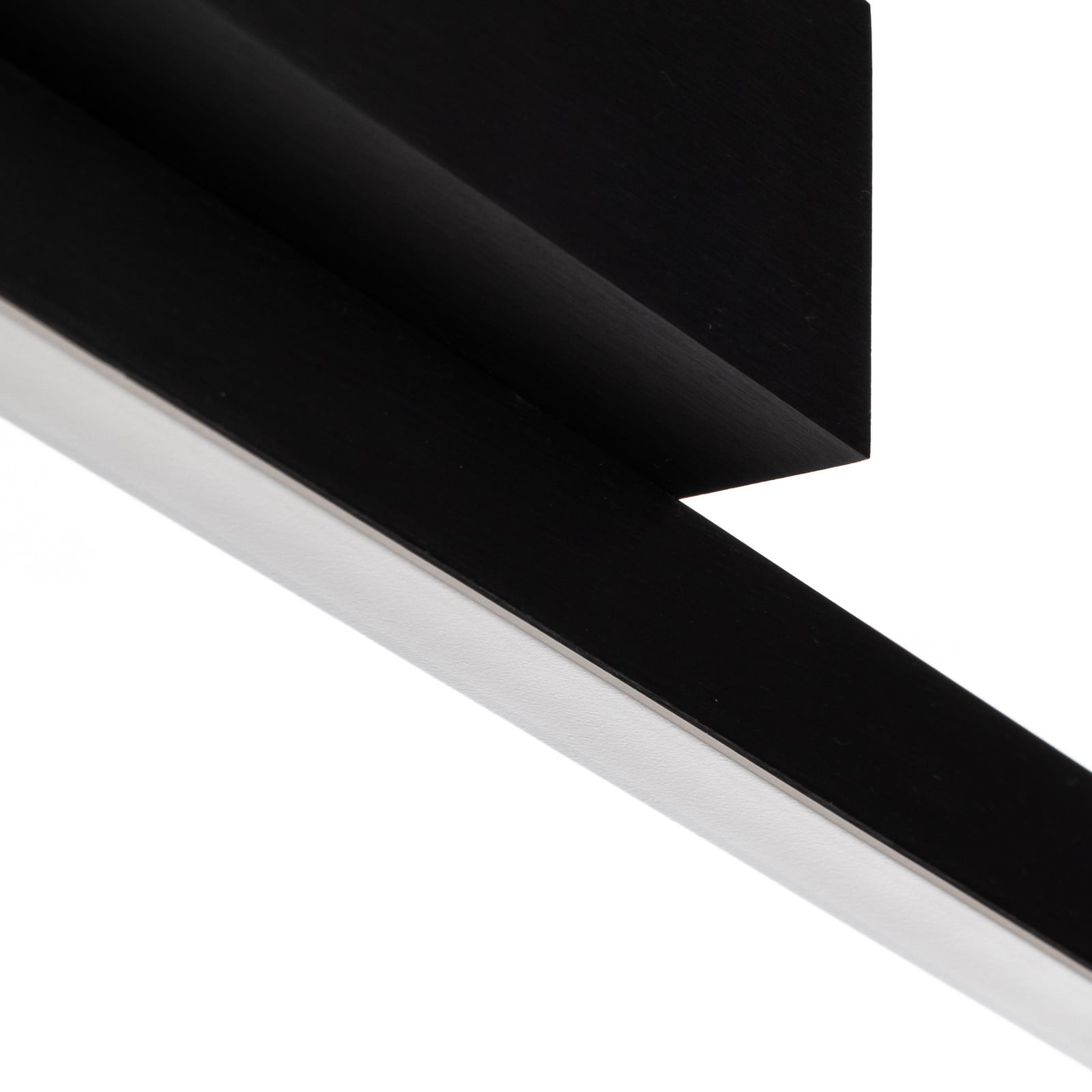 LED taklampe Niara dimbar svart eloxal 168 cm lysdetalj