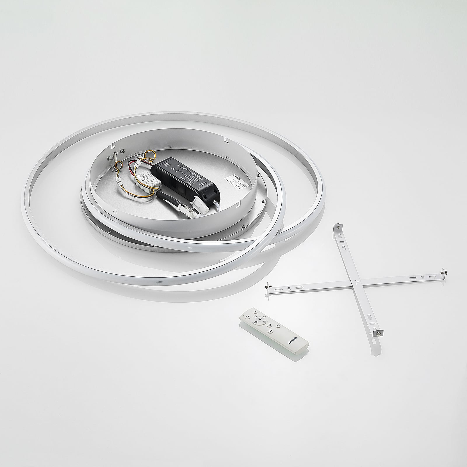 LED-taklampe Noud dimbar CCT sølv Ø65 cm designdetalj