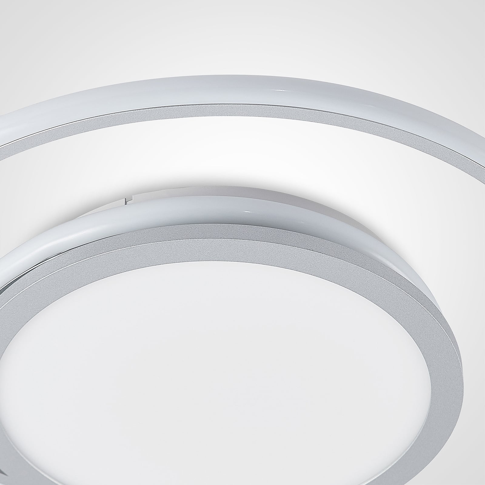 LED taklampe Noud dimbar sølv aluminium monteringsdetalj