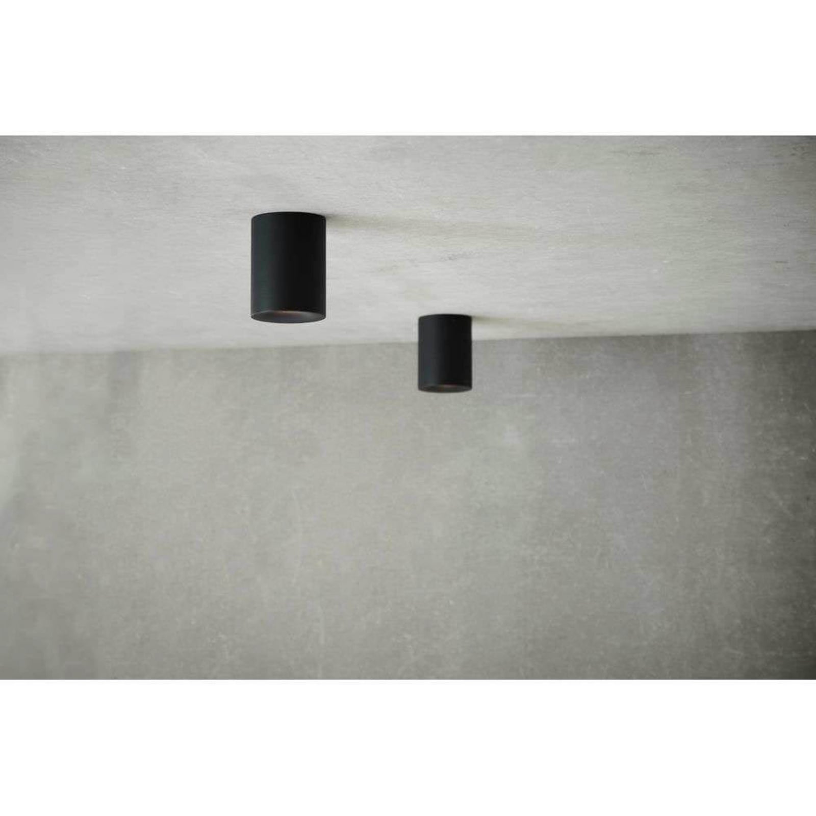 LED taklampe Nyx dimbar svart aluminium Ø8 cm bakside