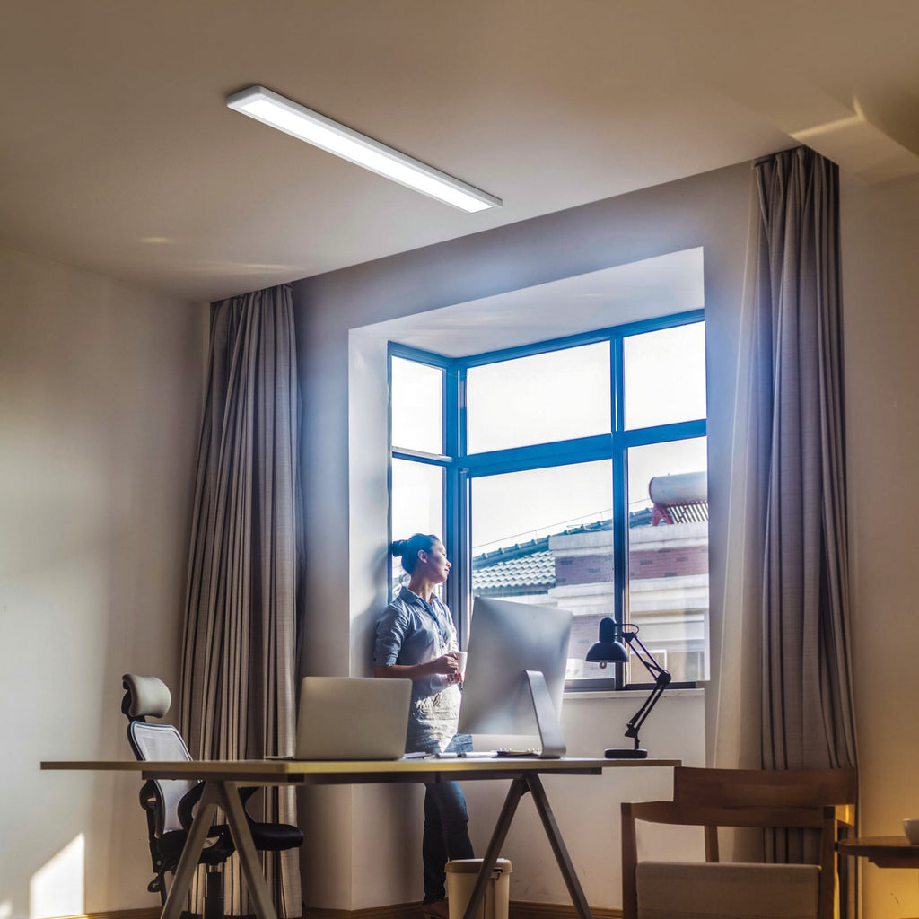 LED taklampe Office Line aluminium hvit 122 cm 48W OSRAM installasjonsdetalj
