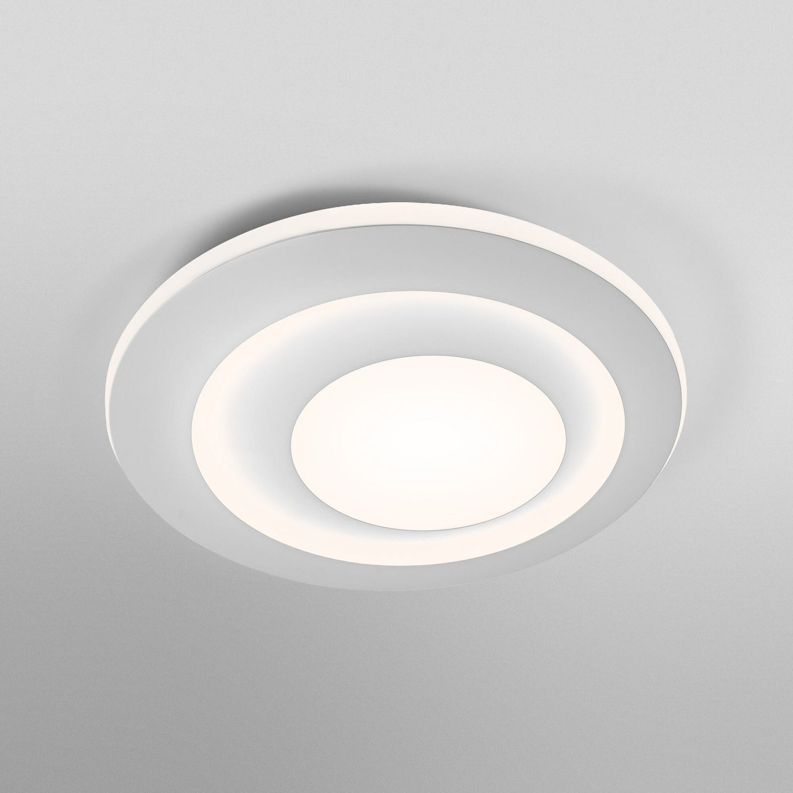 Montert LED taklampe ORBIS SPIRAL ROUND Ø40 cm hvit i rom