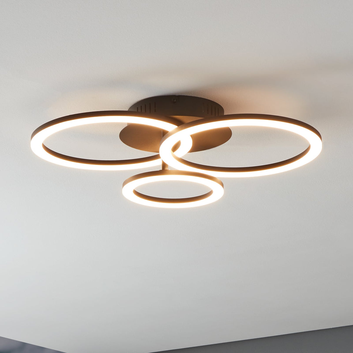 LED taklampe Parrapos-Z 3-ringer dimbar CCT 33W forfra