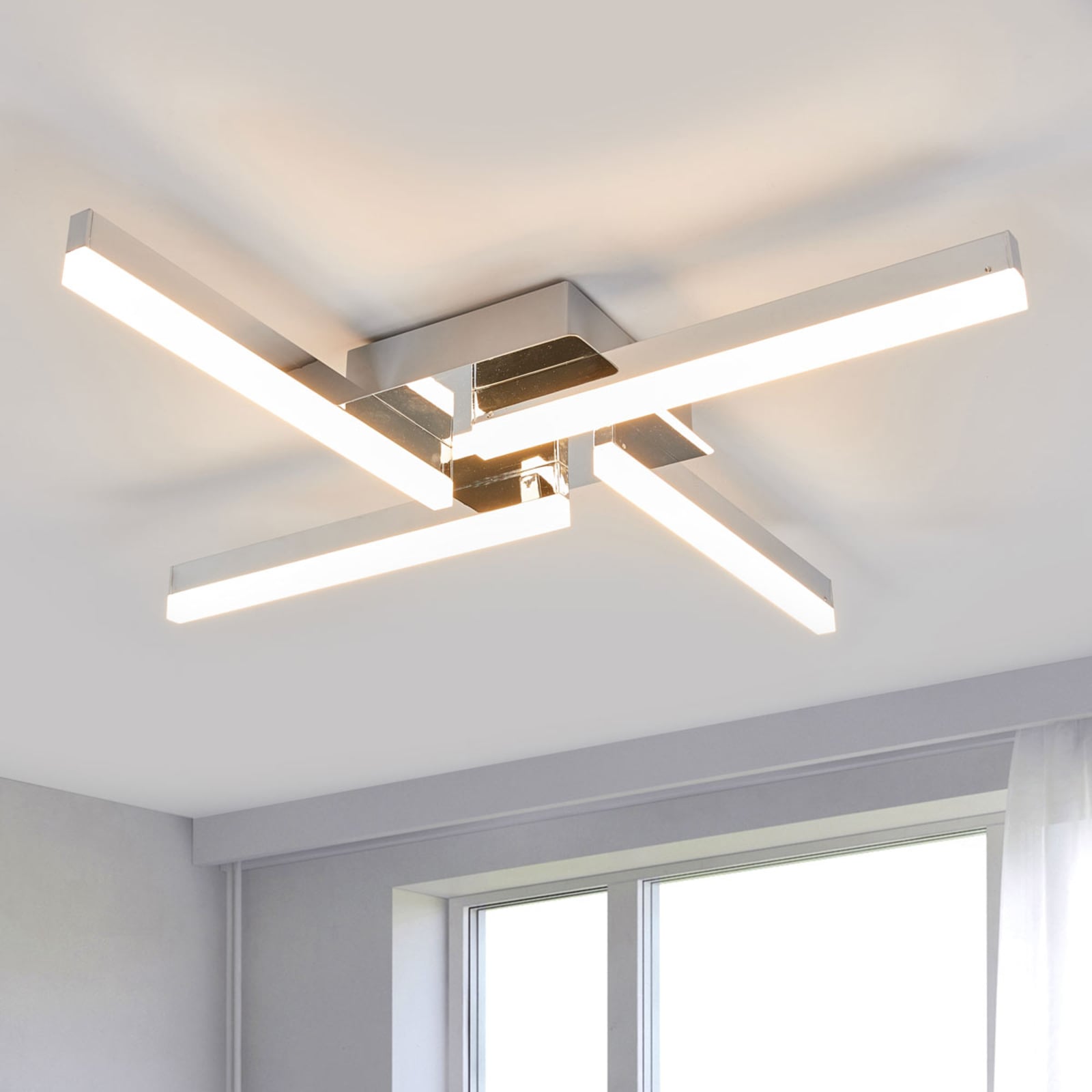 Bakside av LED taklampe Patrik 4-lys krom IP44 59 cm