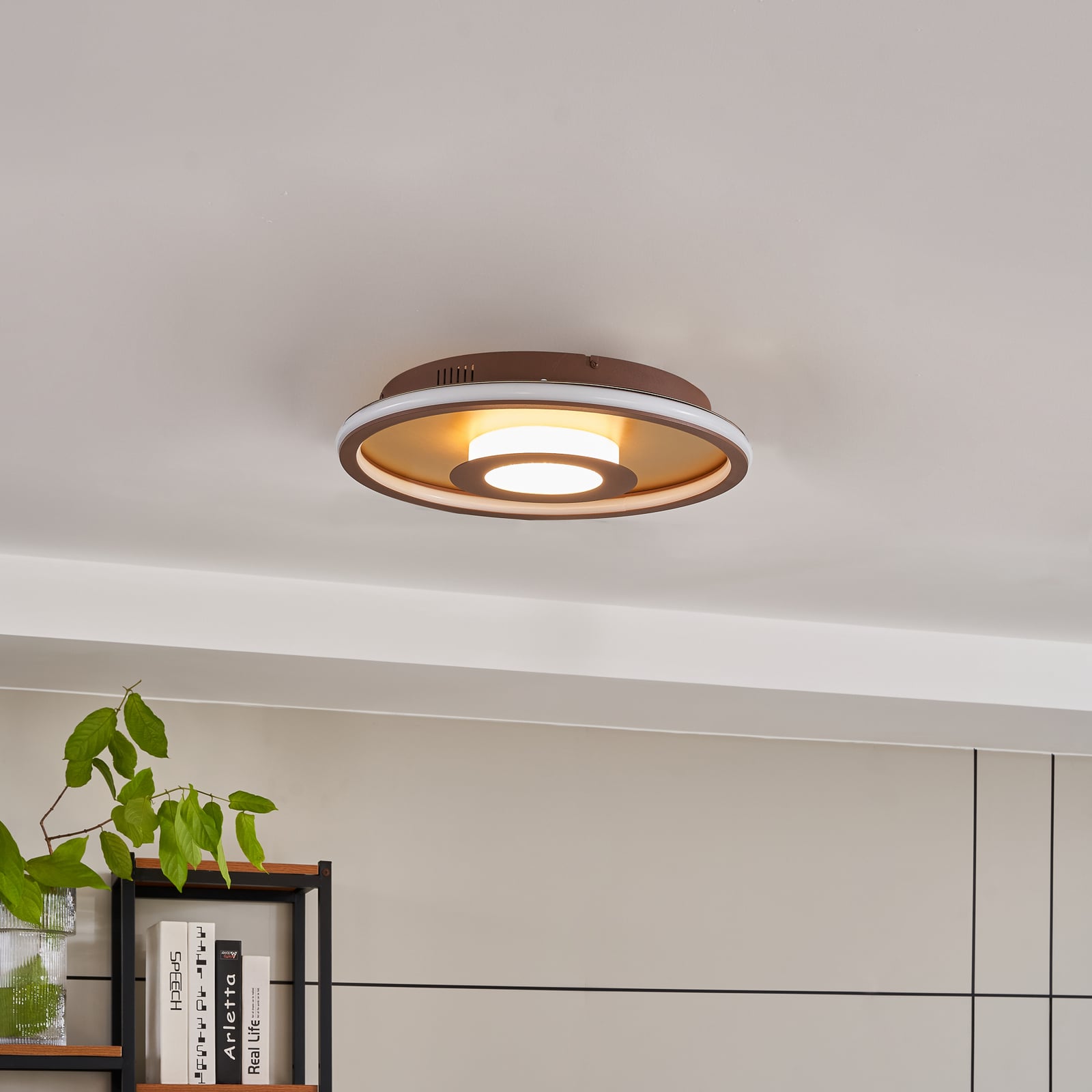 LED taklampe Pekela rund dimbar Ø43 cm gull forfra
