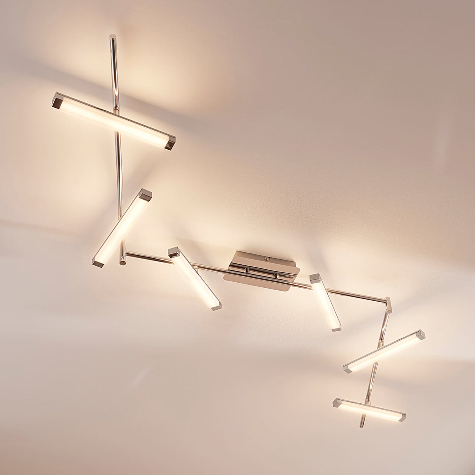 LED taklampe Pilou 6-lys dimbar krom 192,5 cm fra siden