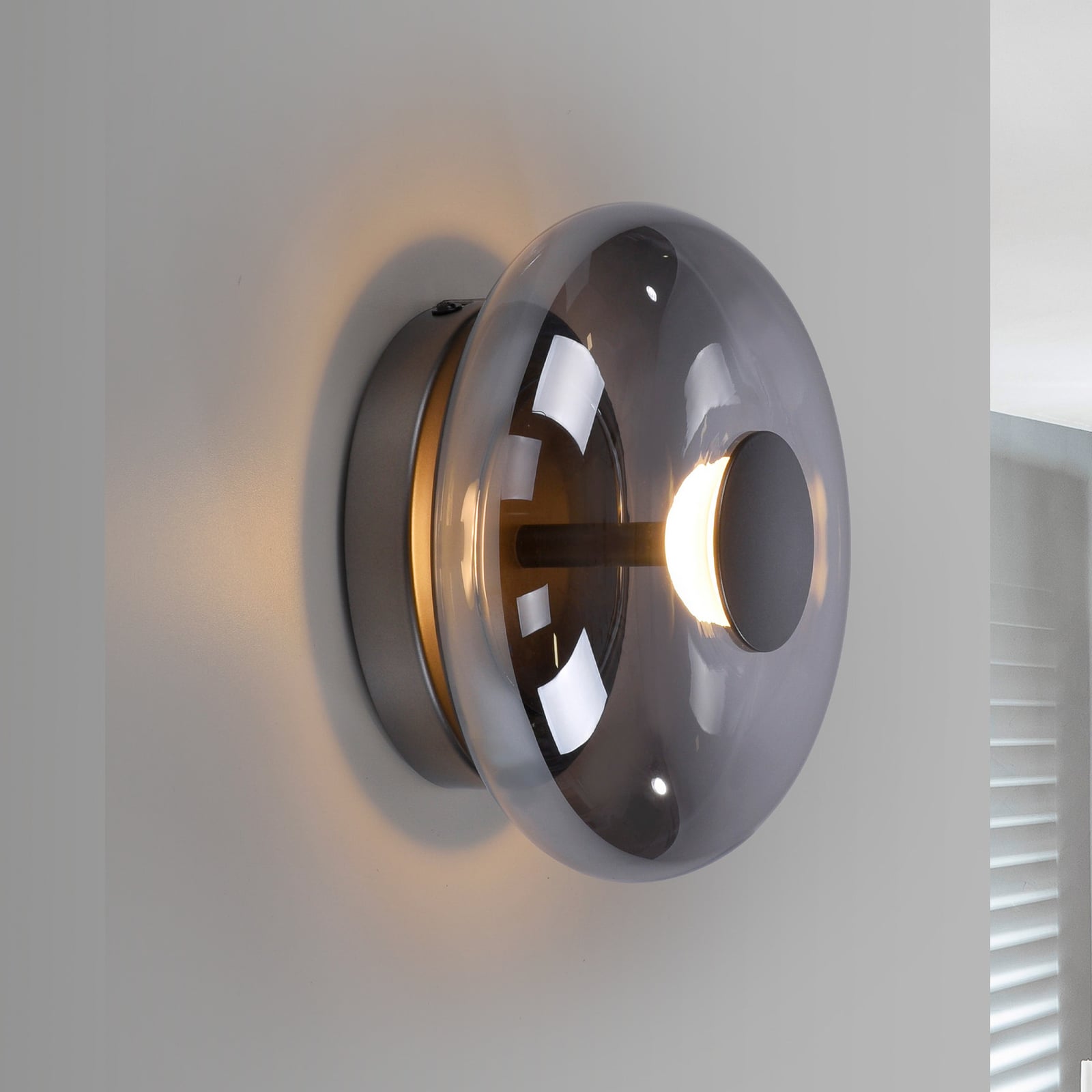 LED taklampe Posh røykglass dimbar forfra