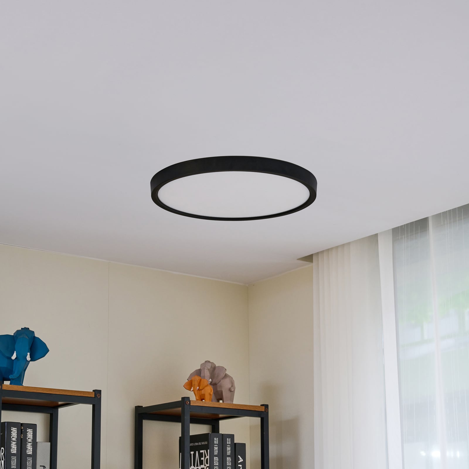 LED taklampe Pravin dimbar CCT svart Ø50 cm WiFi bakside