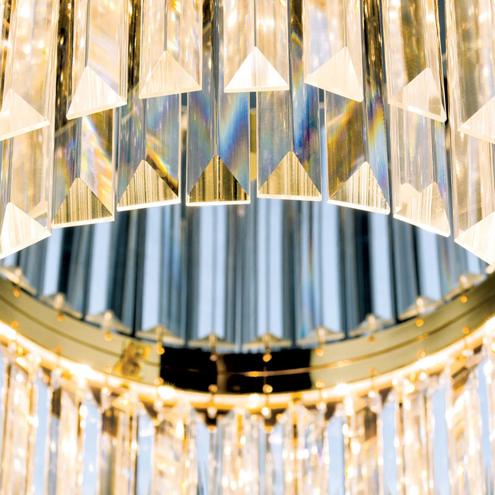 Lysdetalj på LED taklampe Prism dimbar krystallglass gull