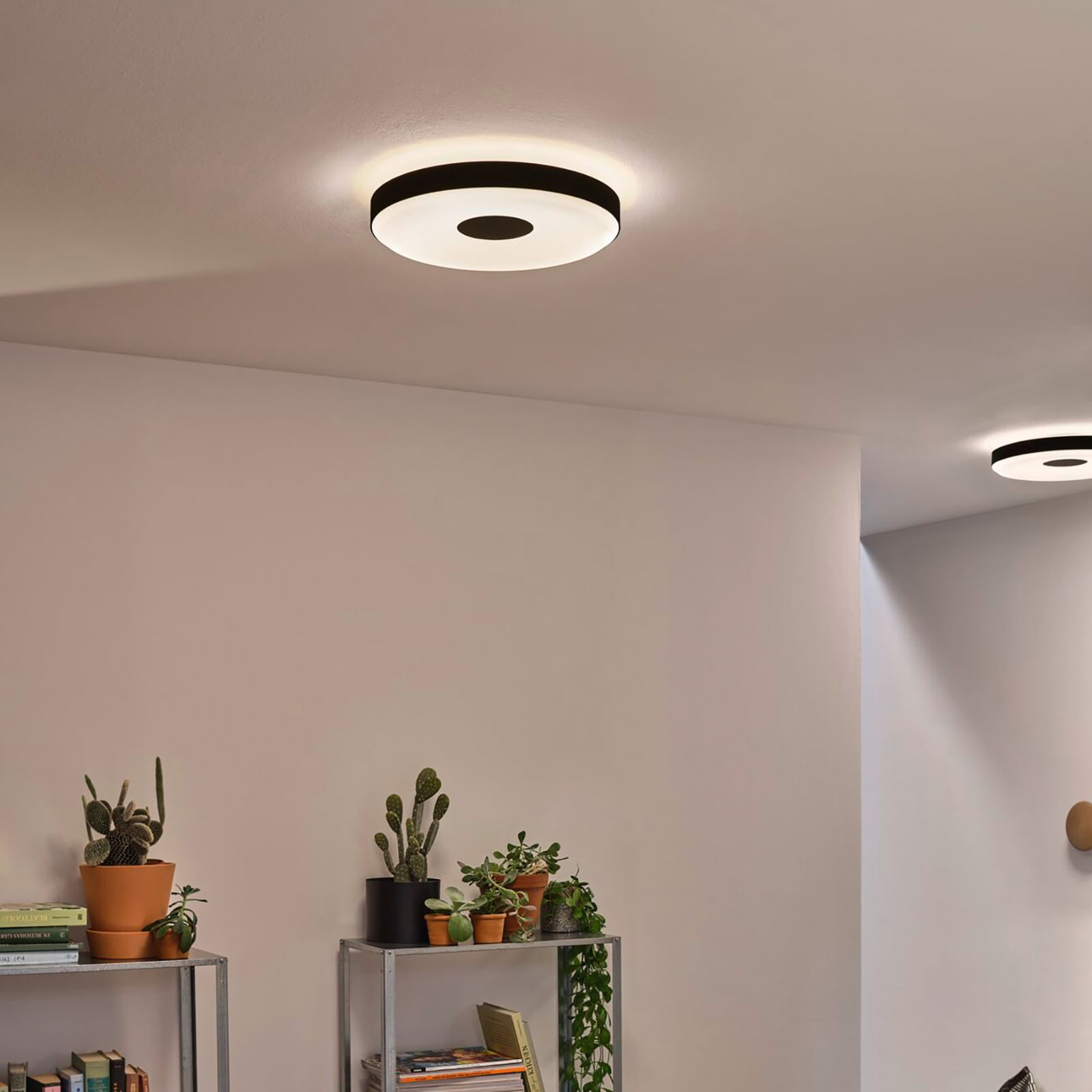 Visning av dimmefunksjon på LED taklampe Puric Pane II dimbar svart