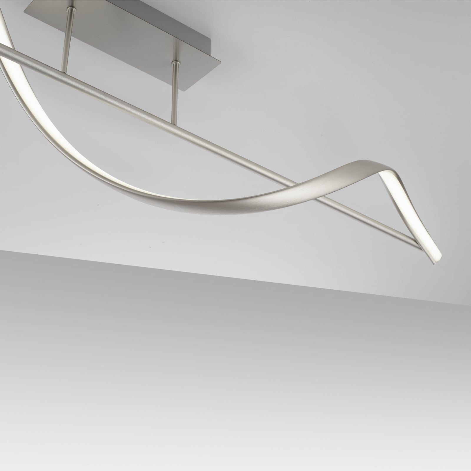 LED taklampe Q-Swing aluminium CCT dimbar med fjernkontroll