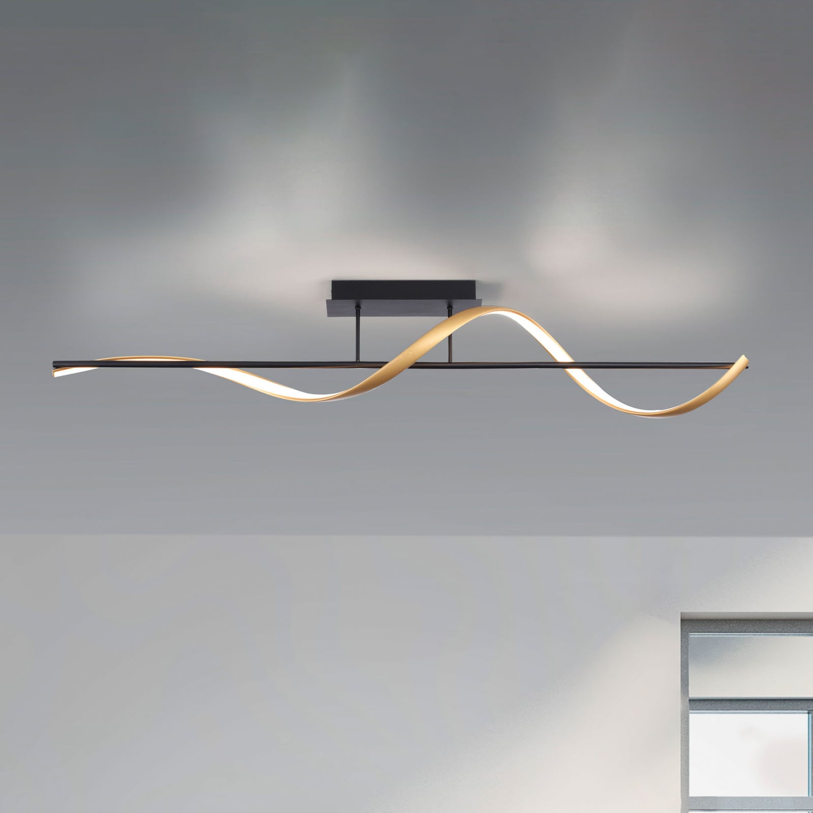 LED taklampe Q-Swing antrasitt/messing forfra