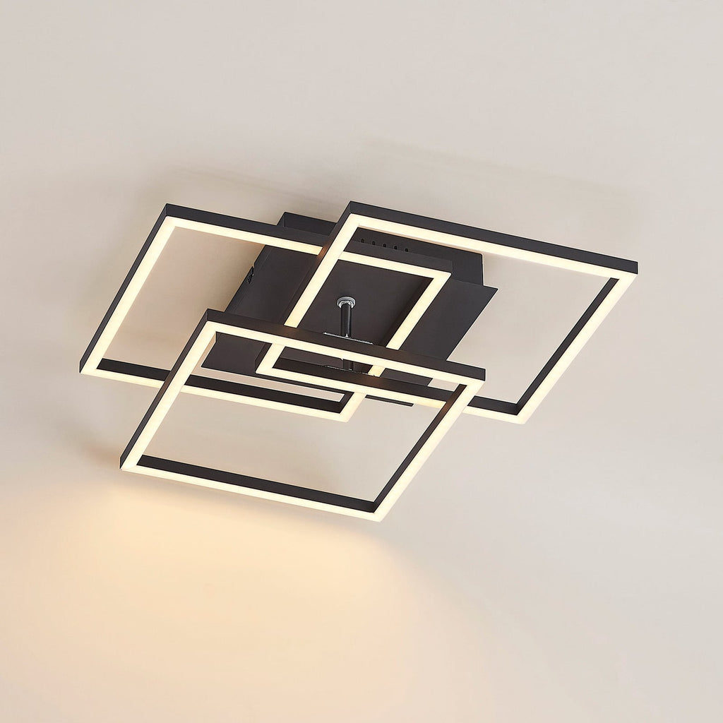 LED taklampe Quiana CCT dimbar svart 42x42 cm nærbilde av lysarmatur
