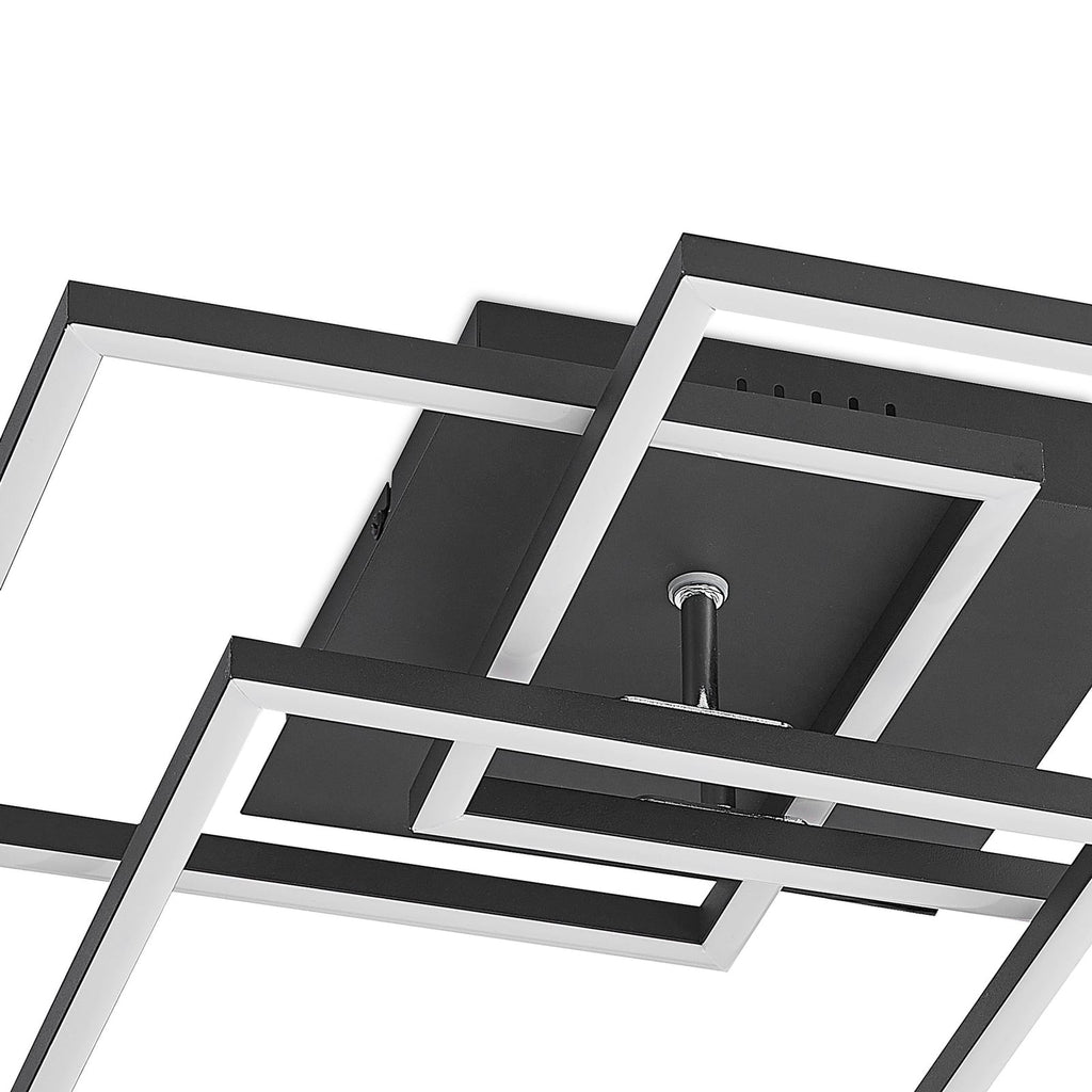 LED taklampe Quiana CCT dimbar svart 42x42 cm sideprofil