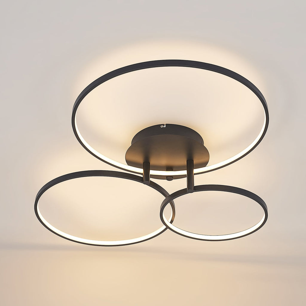 LED taklampe Rayk detalj av lysringer