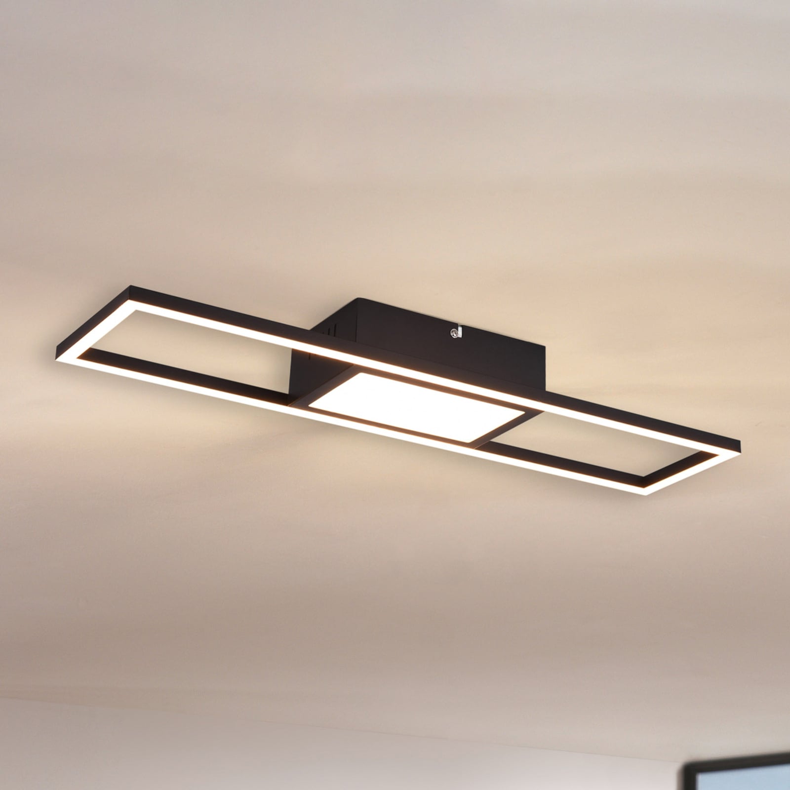 LED taklampe Rigido svart CCT dimbar med fjernkontroll forfra