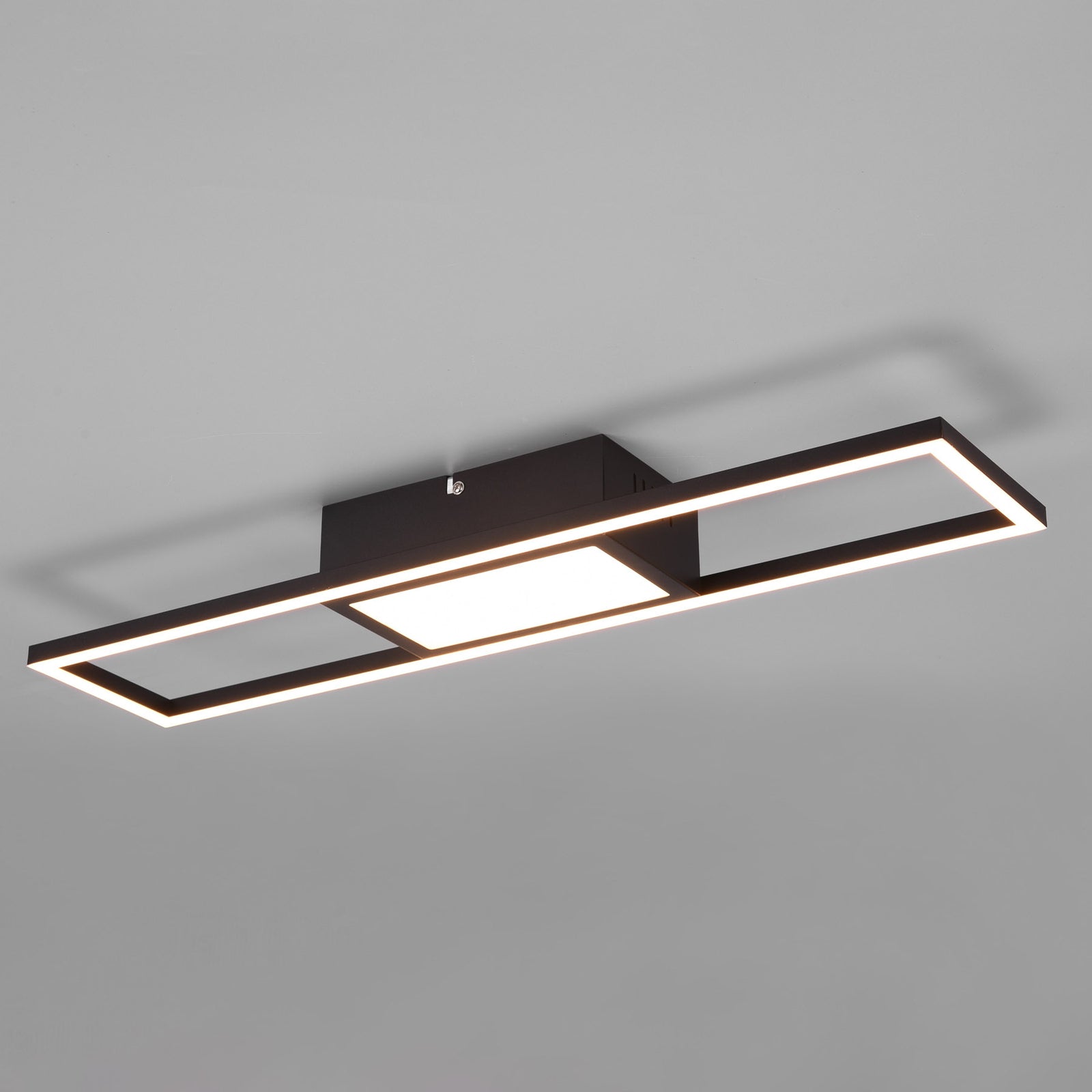 LED taklampe Rigido svart CCT dimbar med fjernkontroll med fjernkontroll i fokus