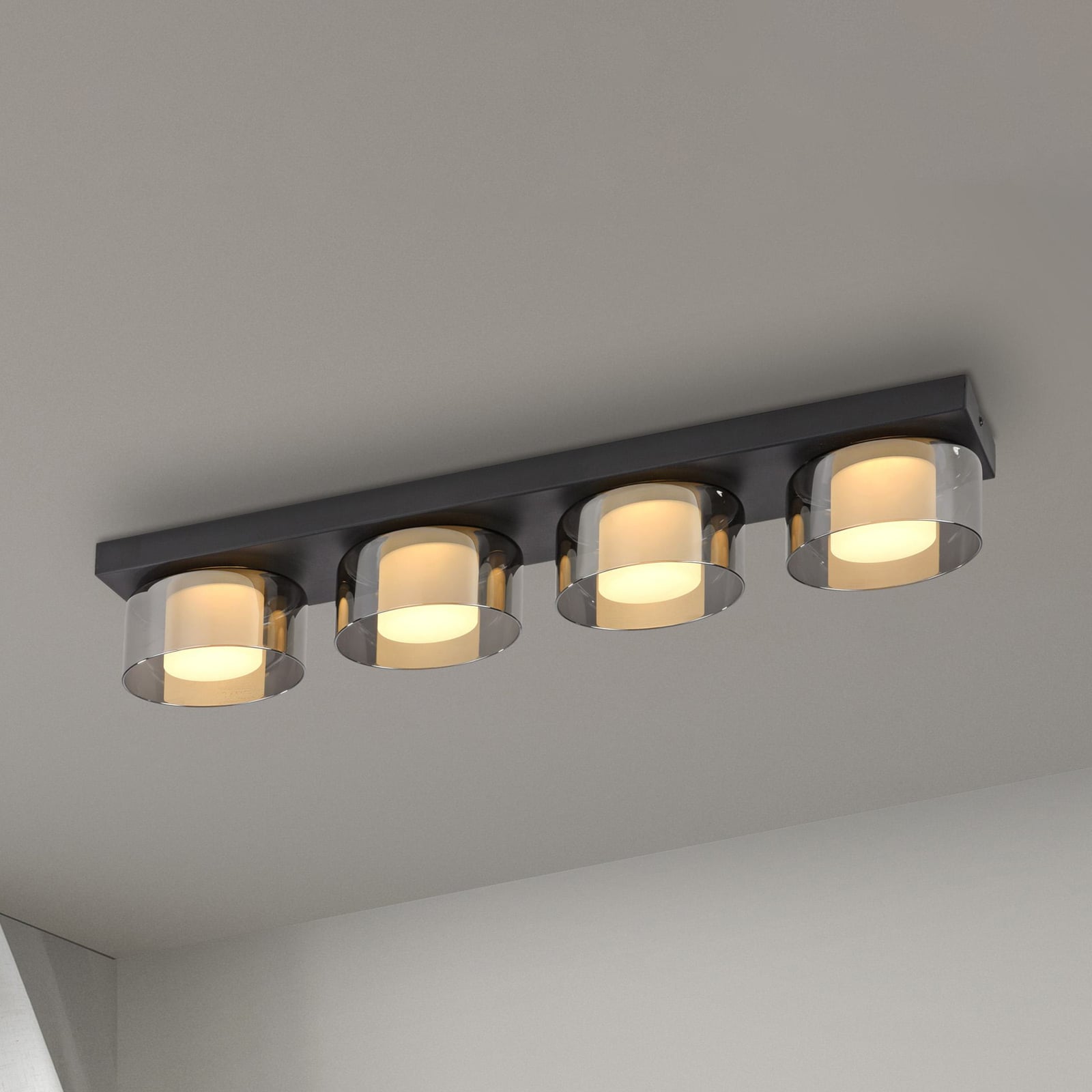 LED taklampe Rika 4-lys røykglass dimbar 70 cm forfra