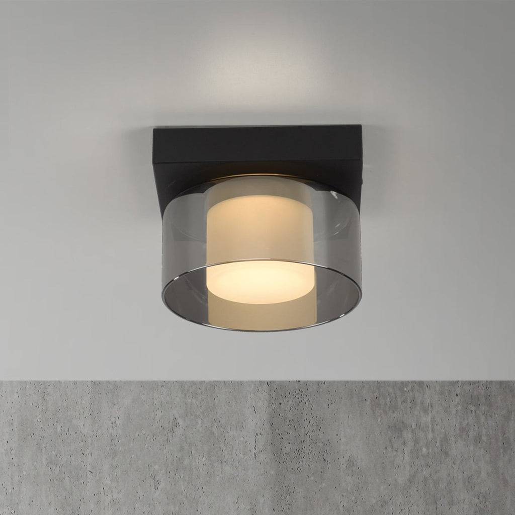 LED taklampe Rika røykglass dimbar svart 15x15 cm forfra