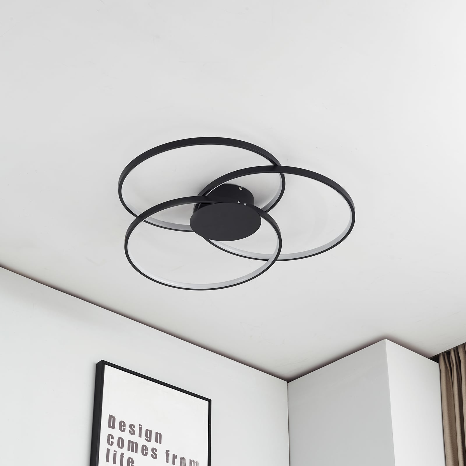 Detalj av tredekor på LED taklampe Riley 3-rings dimbar