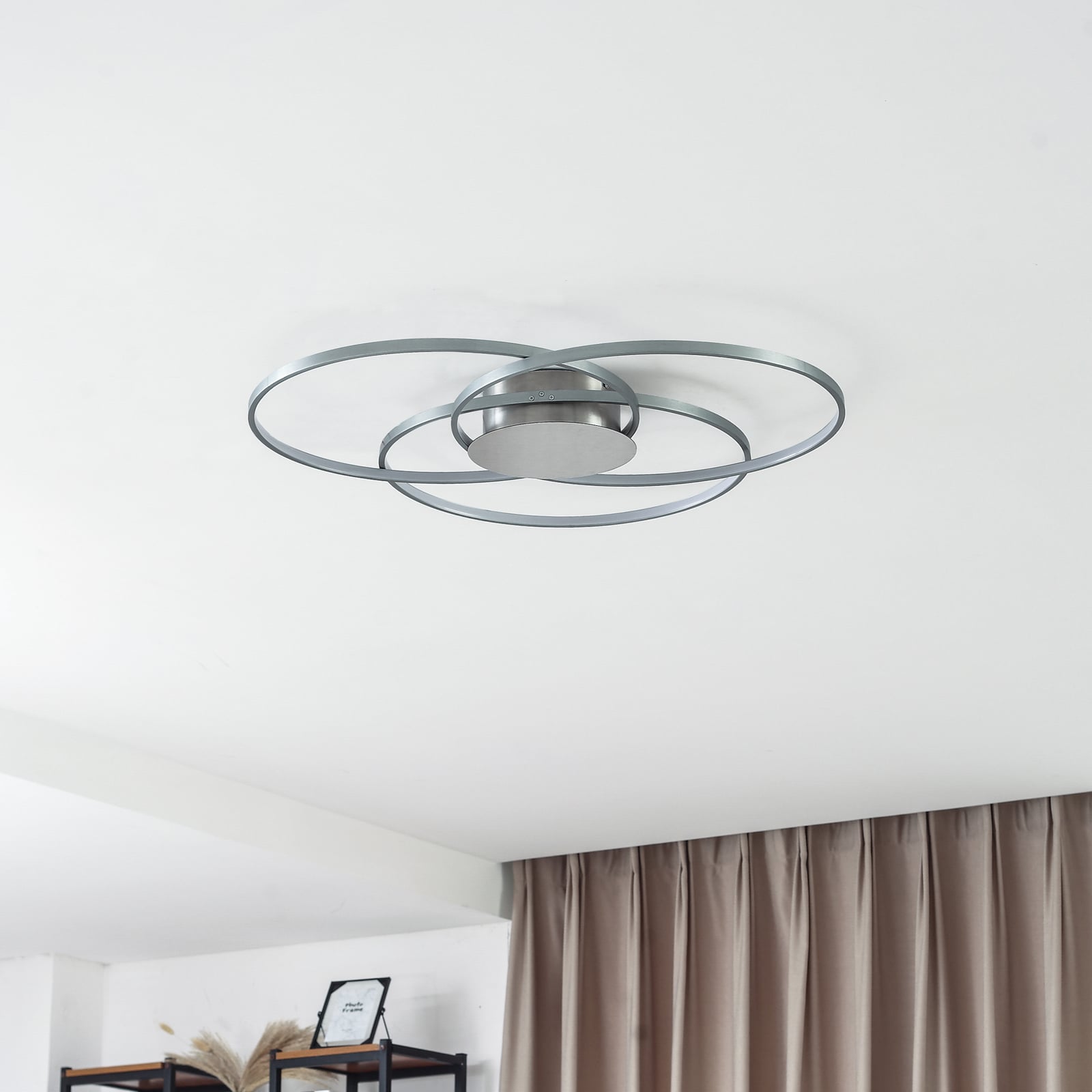 LED taklampe Riley dimbar aluminium Ø80 cm detalj av ringer