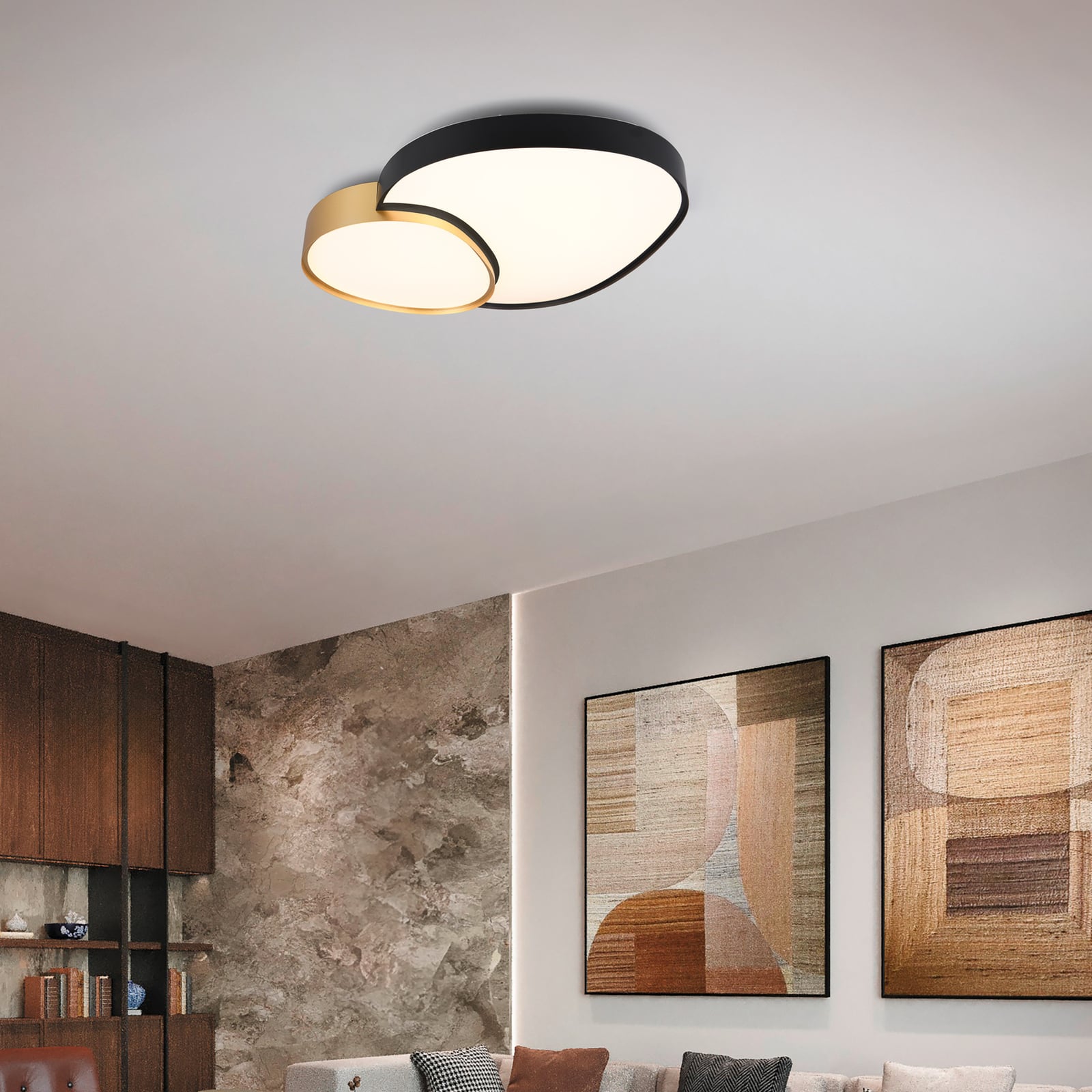 LED taklampe Rise svart-gull detalj av design