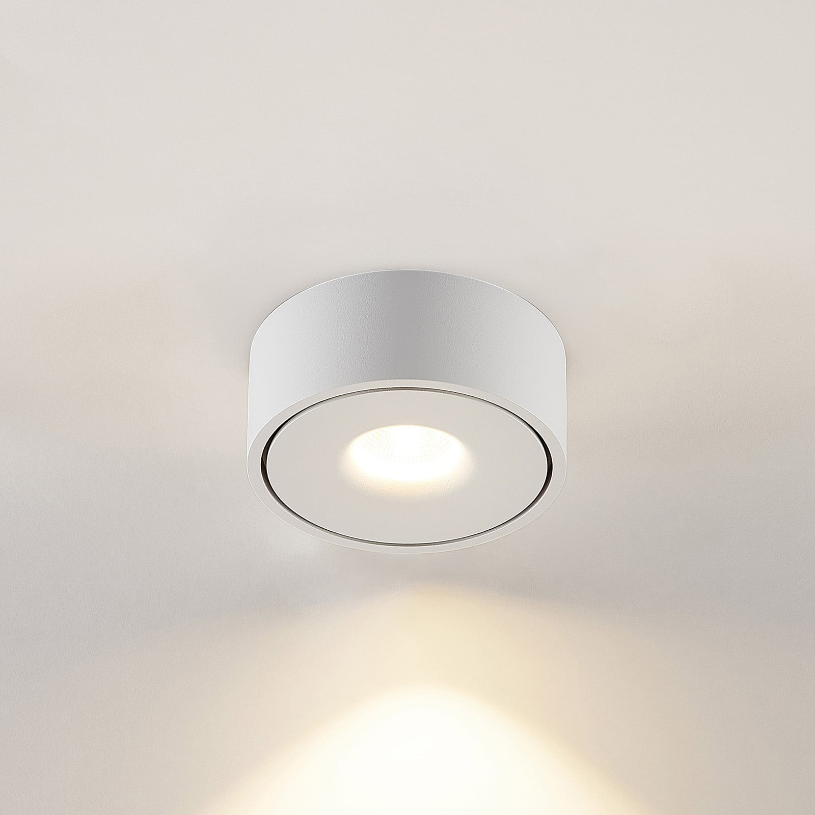 LED taklampe Rotari hvit aluminium Ø12 cm dimbar montert i tak
