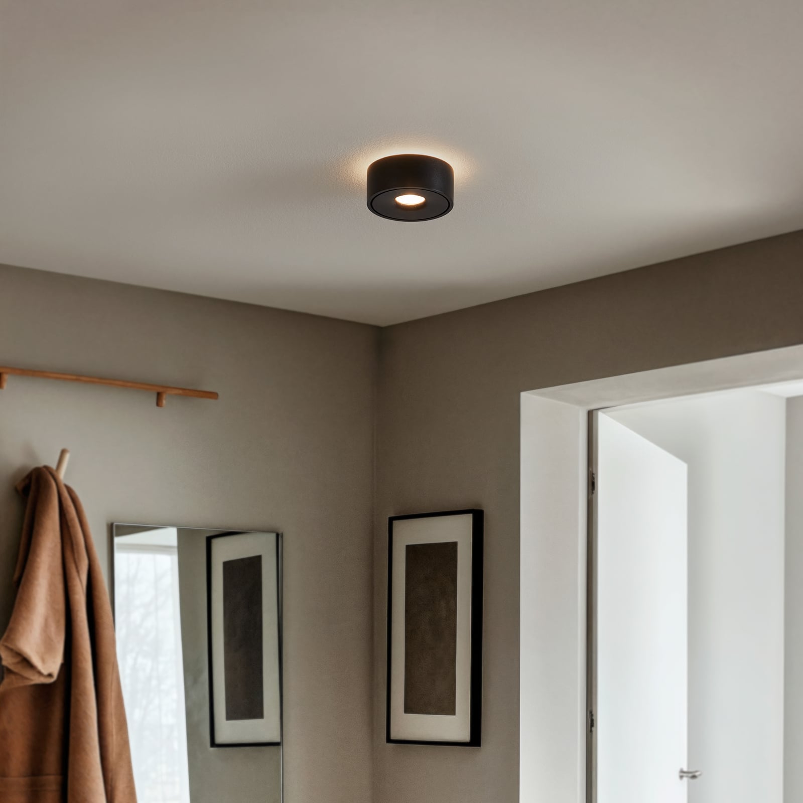 LED taklampe Rotari opp og ned svart Ø12 cm bakside
