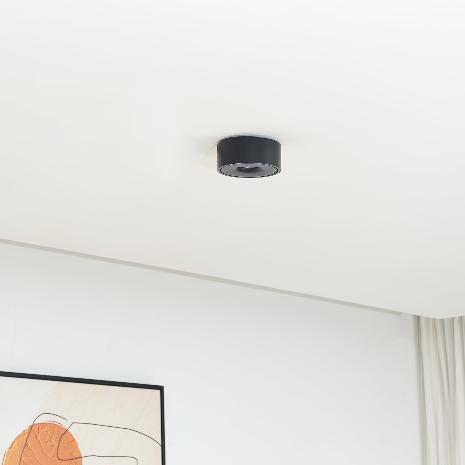 LED taklampe Rotari svart montert i tak