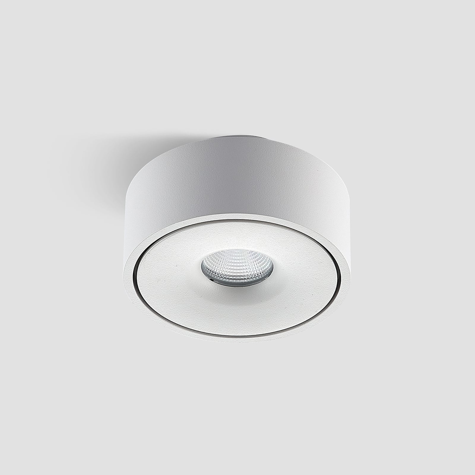 LED taklampe Rotari svingbar hvit aluminium Ø12 cm montert i tak