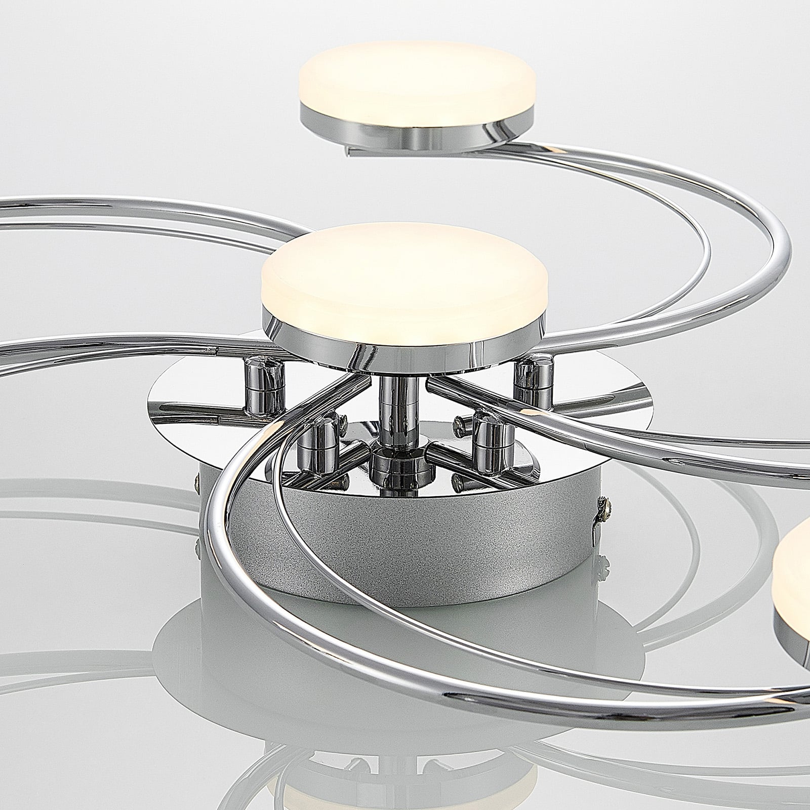 LED taklampe Rouven spiralform 6-lys krom detalj av kromfinish