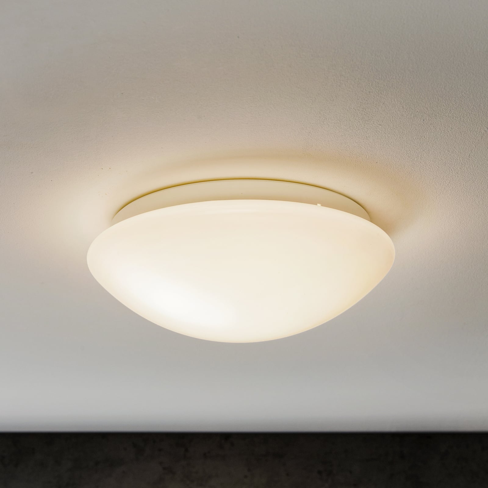 LED taklampe RS 16 S med bevegelsessensor forfra