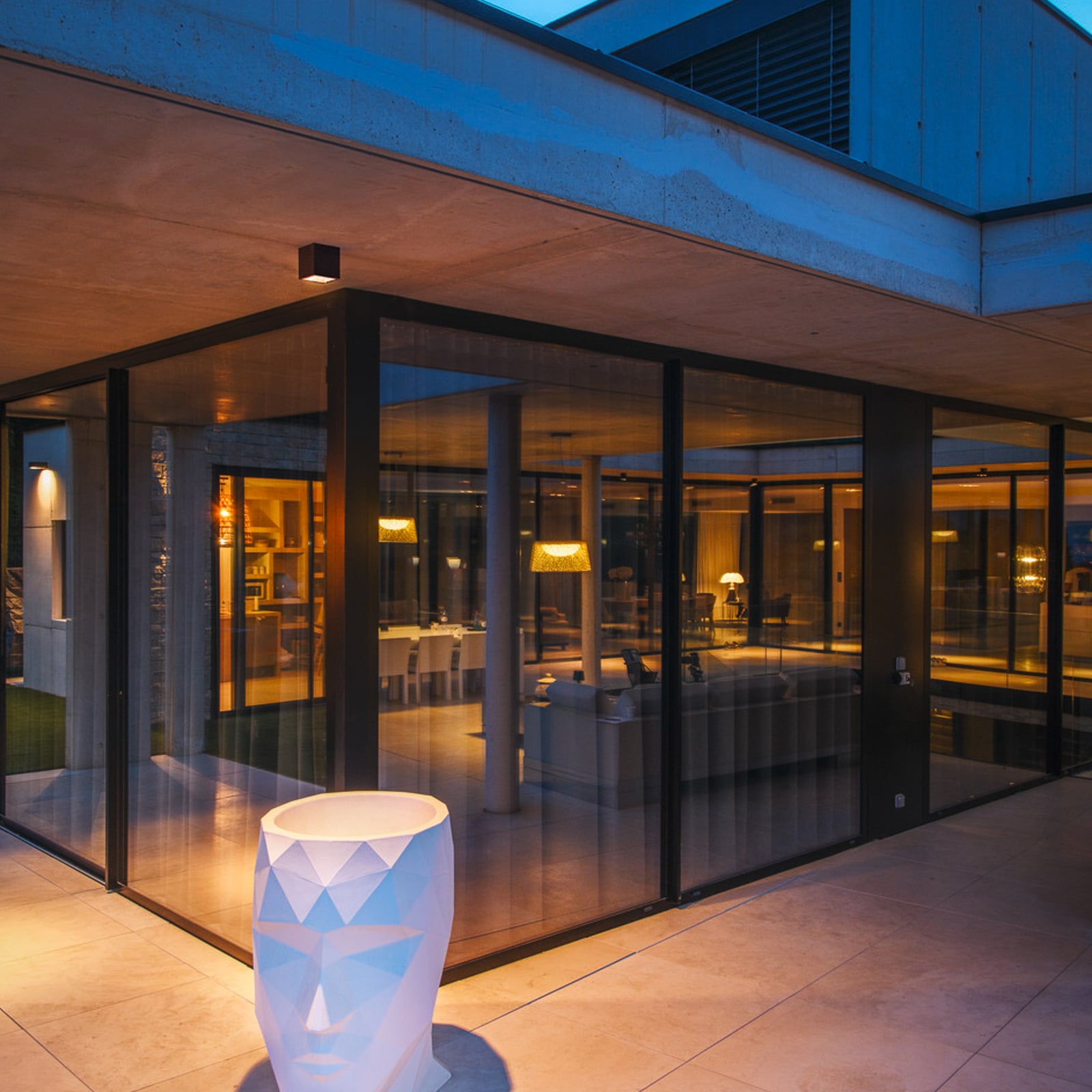 LED taklampe S-Cube dimbar antrasitt CCT 15W IP65 bakside