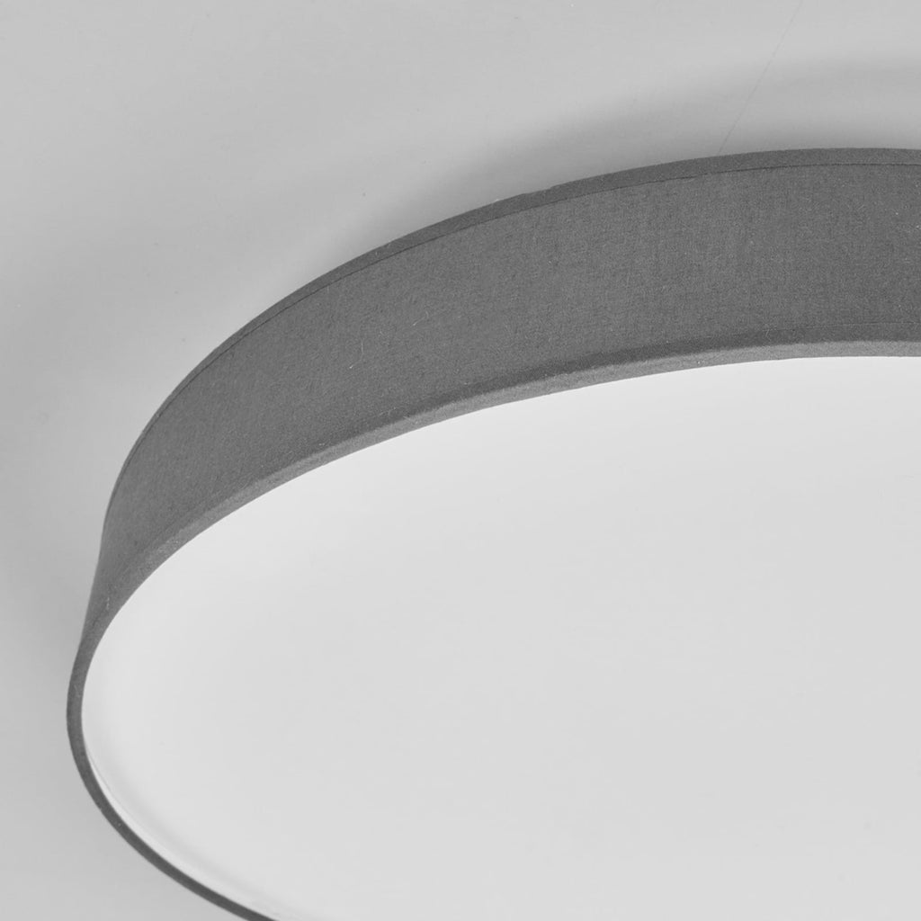 LED taklampe Saira grå tekstil nærbilde av metallramme