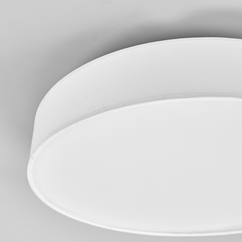 LED taklampe Saira tekstil hvit Ø40 cm 24W varmhvit nærbilde av skjerm