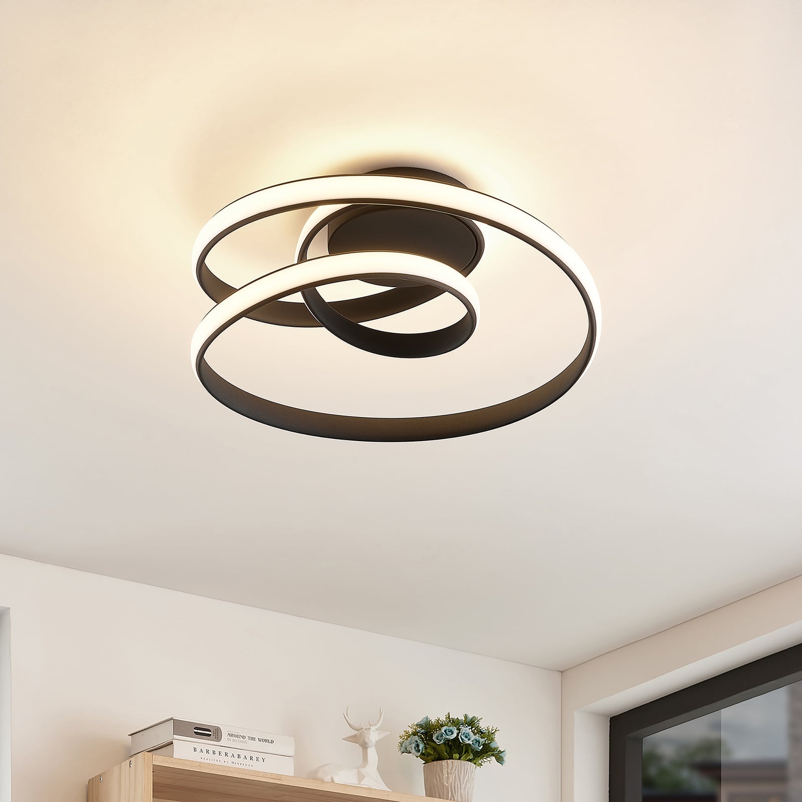 LED taklampe Sakina spiralform svart dimbar Ø48 cm 36W forfra