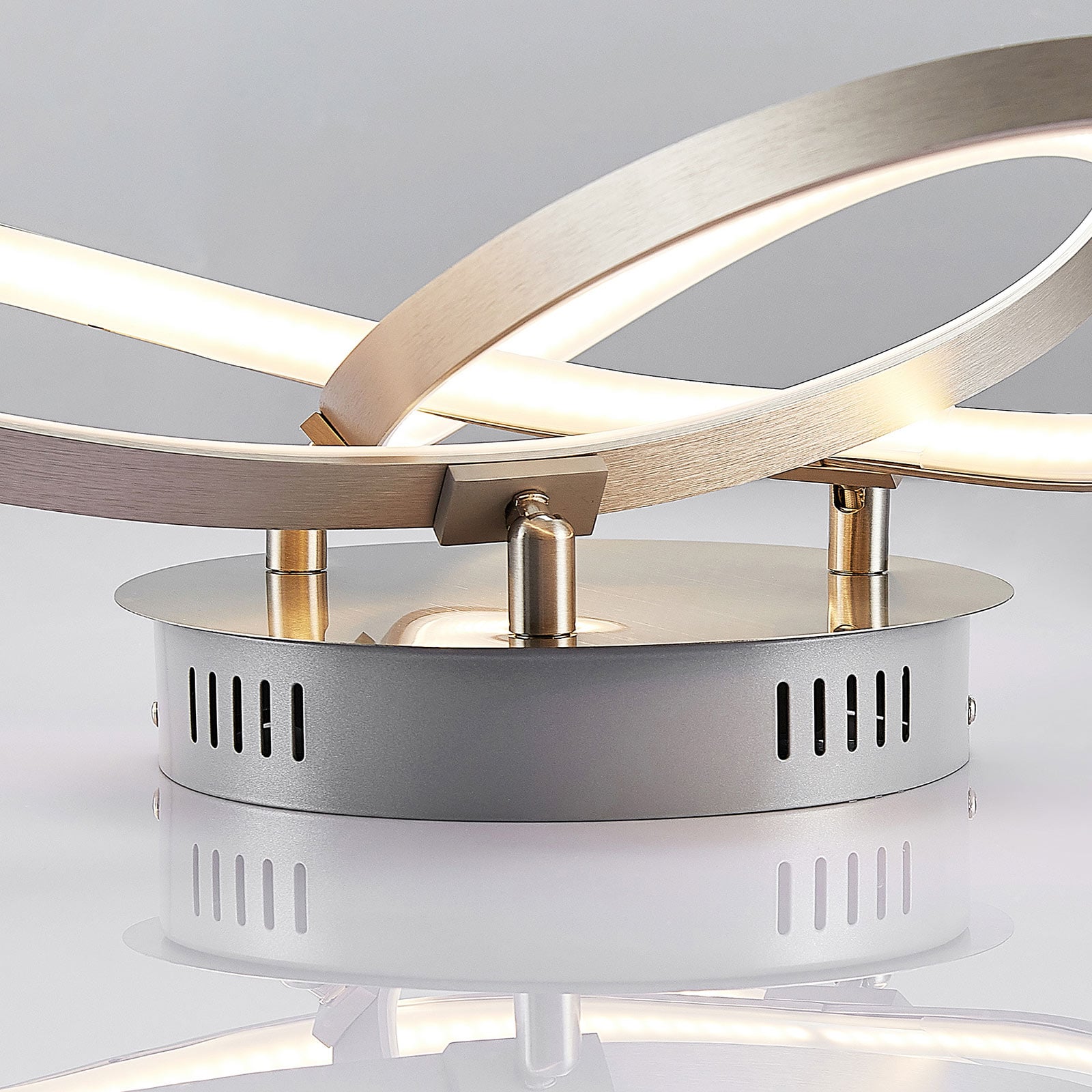 LED taklampe Saliha dimbar matt nikkel Ø52,5 cm oppheng