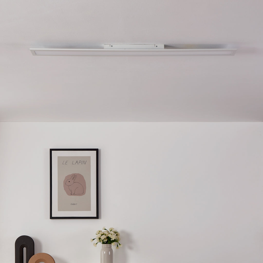 Detalj av aluminiumramme på LED taklampe Salobrena-Z dimbar CCT 120x10 cm hvit