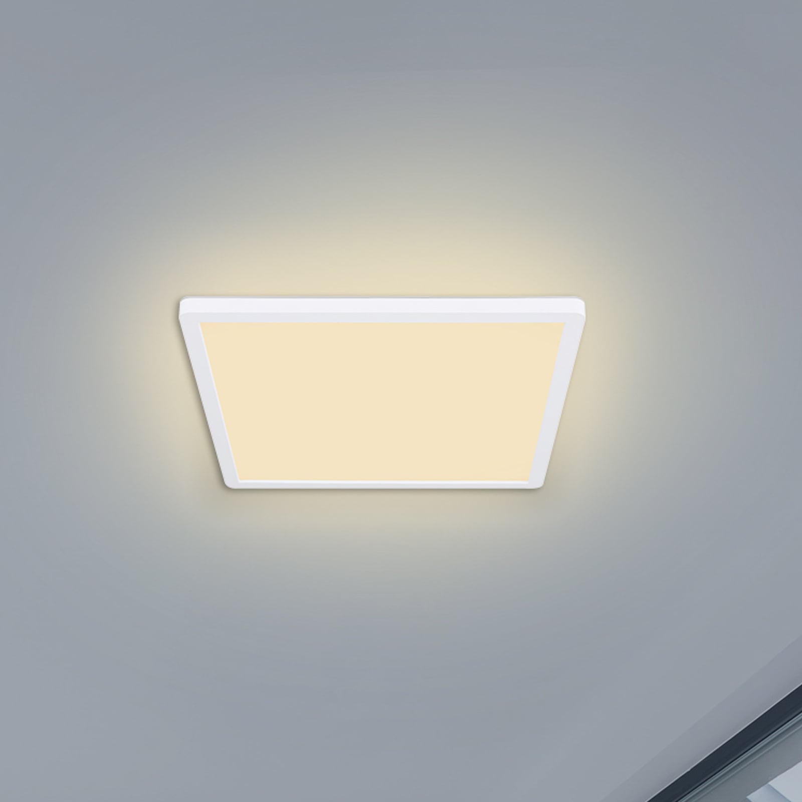 LED taklampe Sapana firkantet dimbar hvit IP44 18W forfra