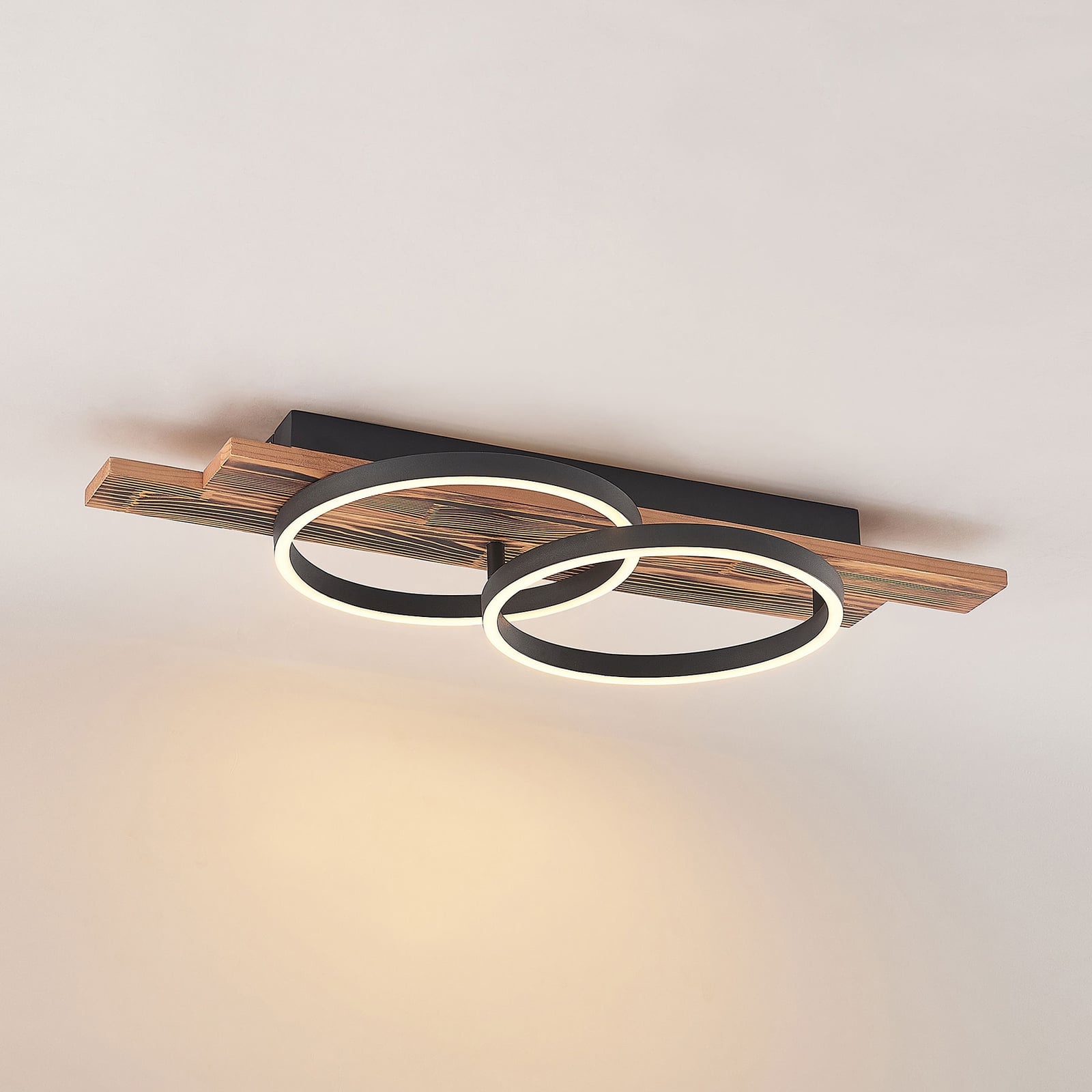 LED taklampe Sentoa dimbar tre/aluminium 75 cm sett fra siden