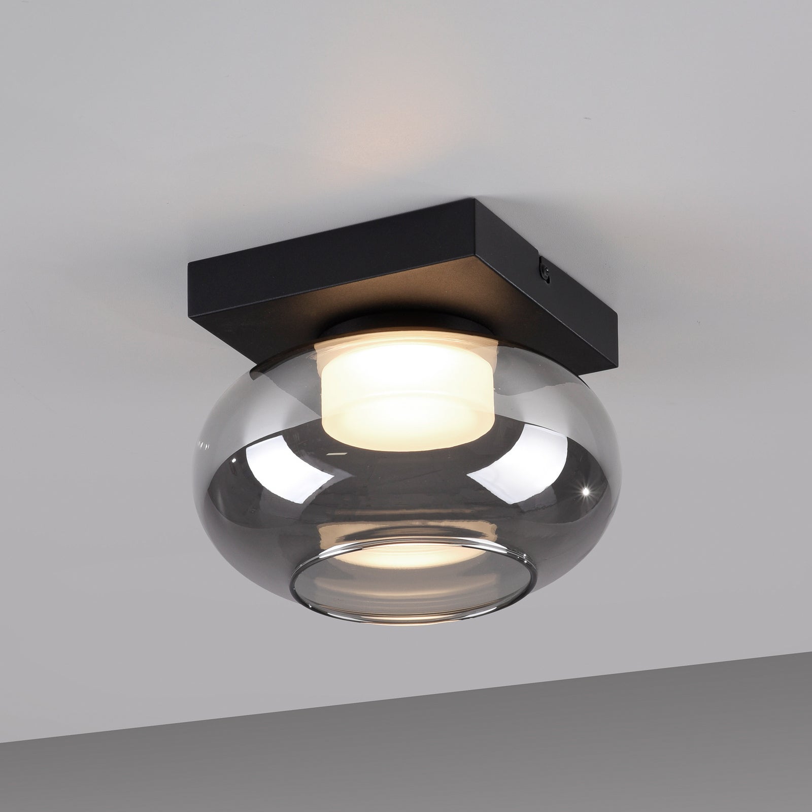 LED taklampe Sia røykgrå glass dimbar 20x20 cm forfra