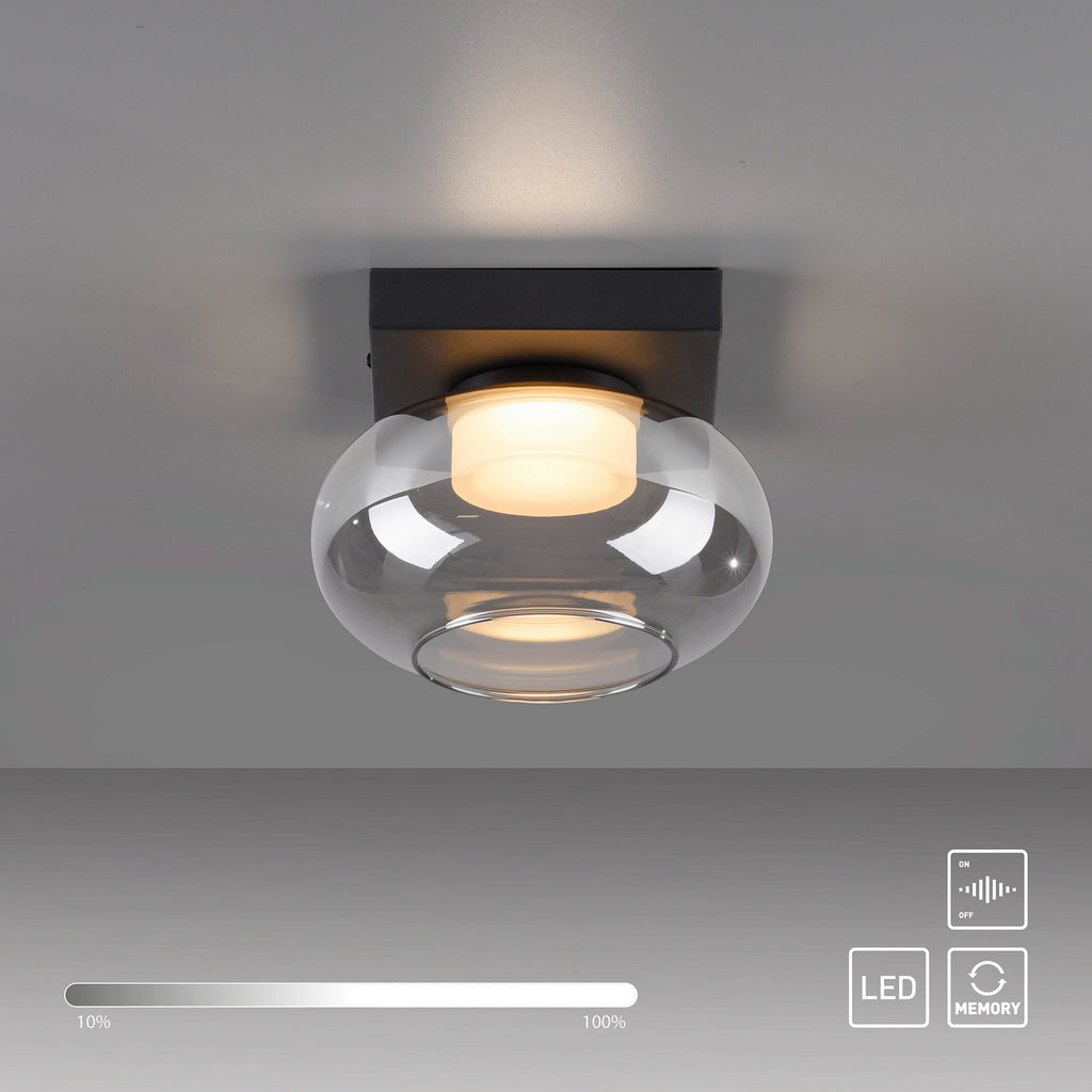 LED taklampe Sia røykgrå glass dimbar 20x20 cm lyser i mørkt rom