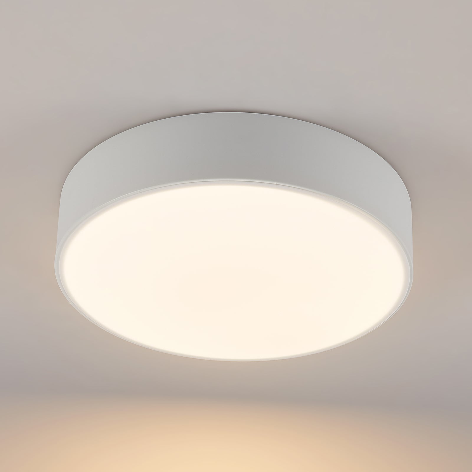 LED taklampe Simera dimbar hvit Ø30 cm 18W varmhvit montert i tak